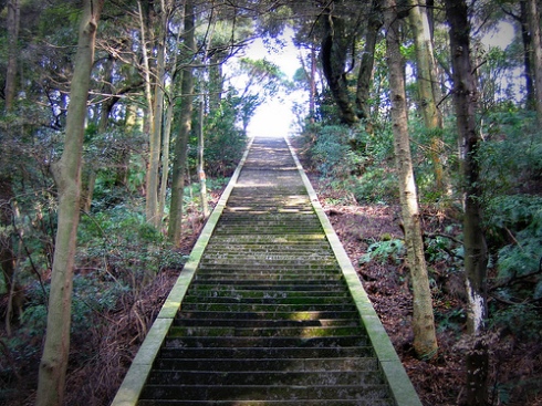 "Hokoku-byo: Steps to Hideyoshi's Grave"