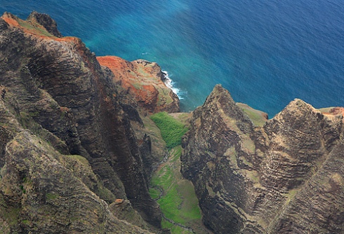 "Kauai Cliffs" by ingridz @ flickr.com